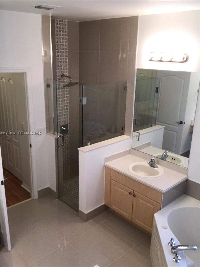 19351 SW 61st St, Unit 19351, Pembroke Pines, FL 33332 Photo