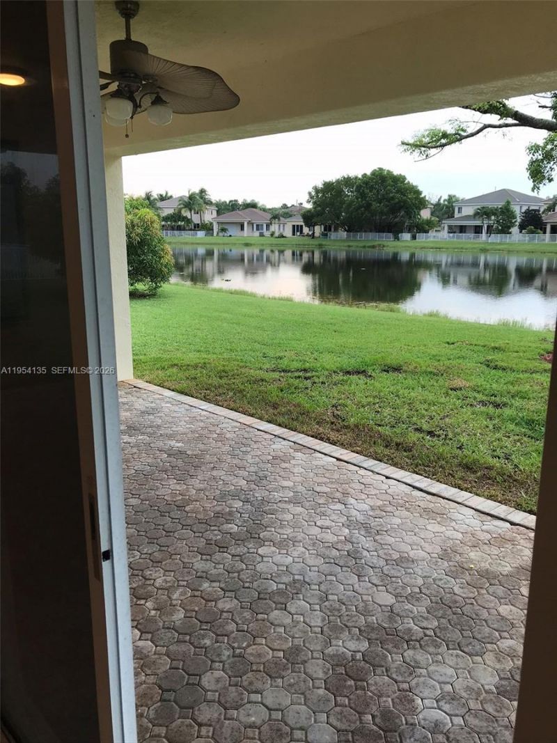 19351 SW 61st St, Unit 19351, Pembroke Pines, FL 33332 Photo