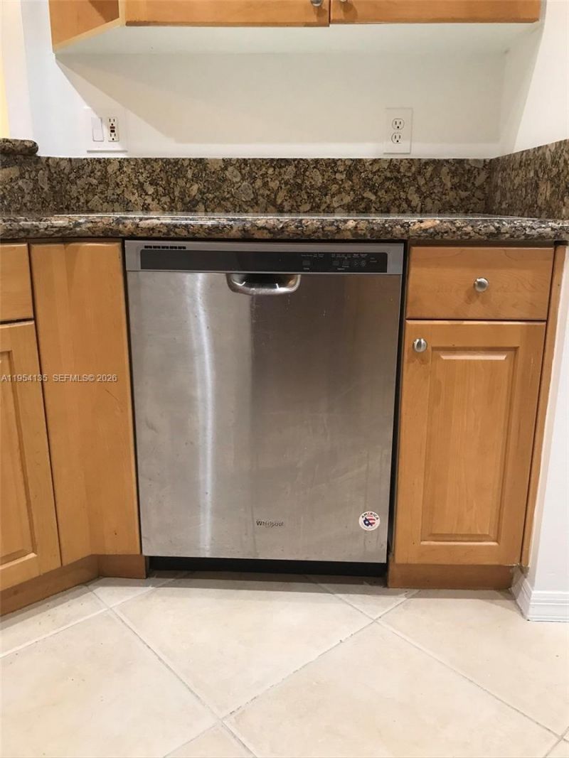 19351 SW 61st St, Unit 19351, Pembroke Pines, FL 33332 Photo