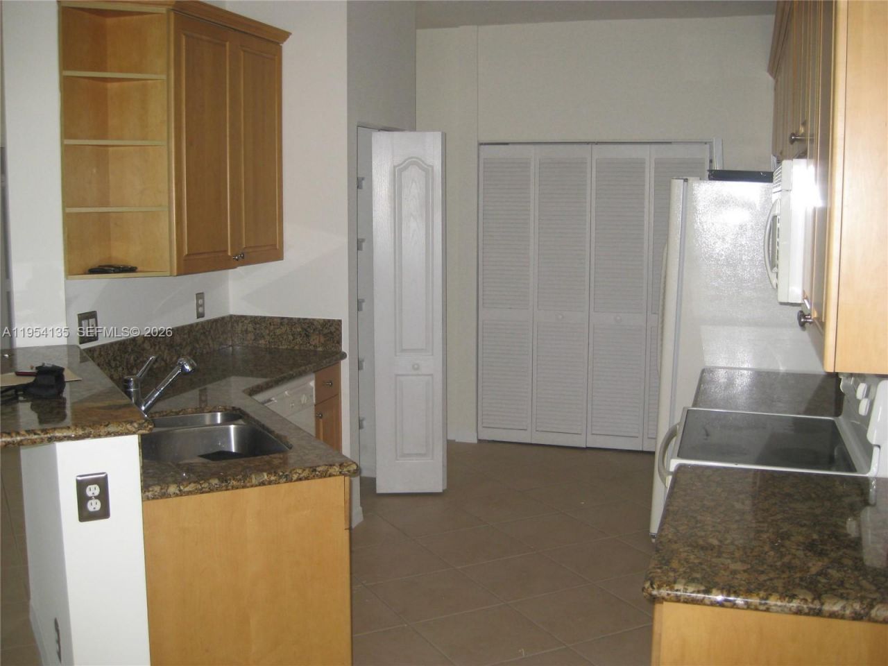 19351 SW 61st St, Unit 19351, Pembroke Pines, FL 33332 Photo