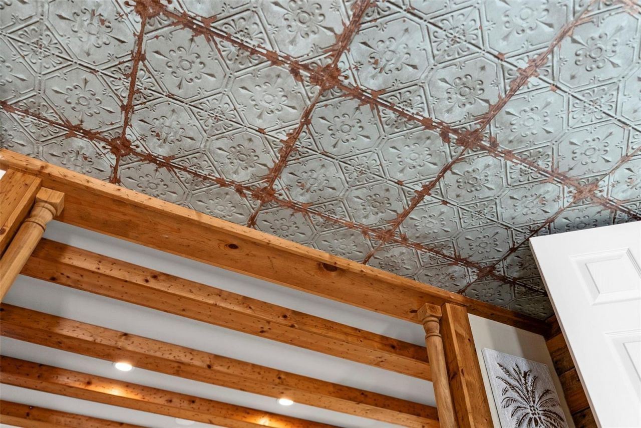 105 Tucker Avenue, Sarasota, FL 34232 Photo