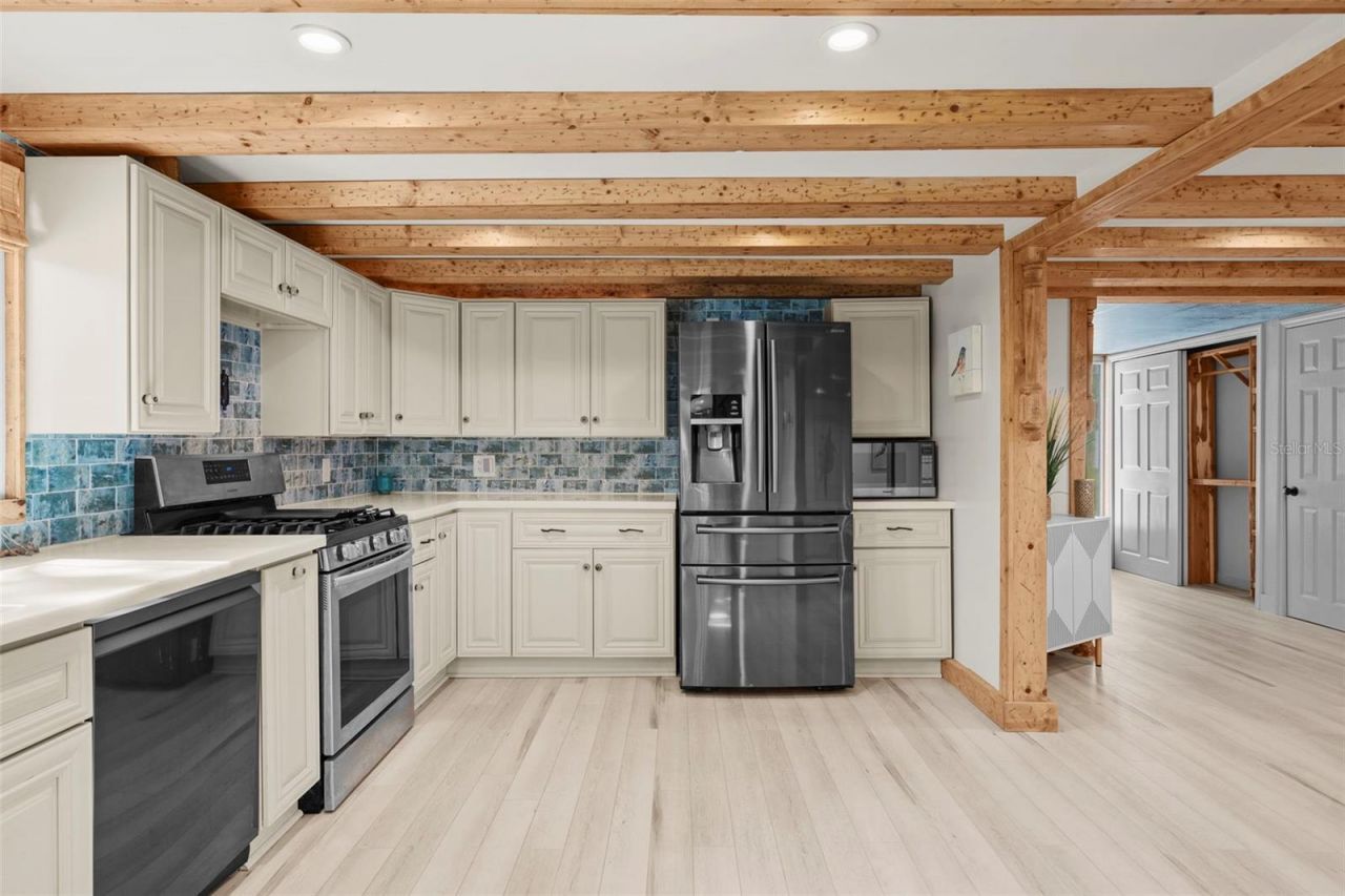 105 Tucker Avenue, Sarasota, FL 34232 Photo