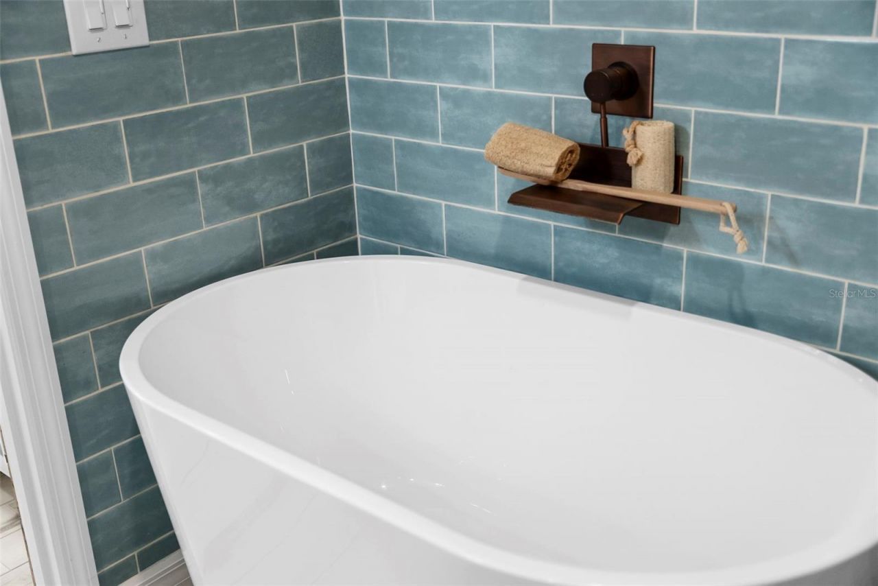 105 Tucker Avenue, Sarasota, FL 34232 Photo