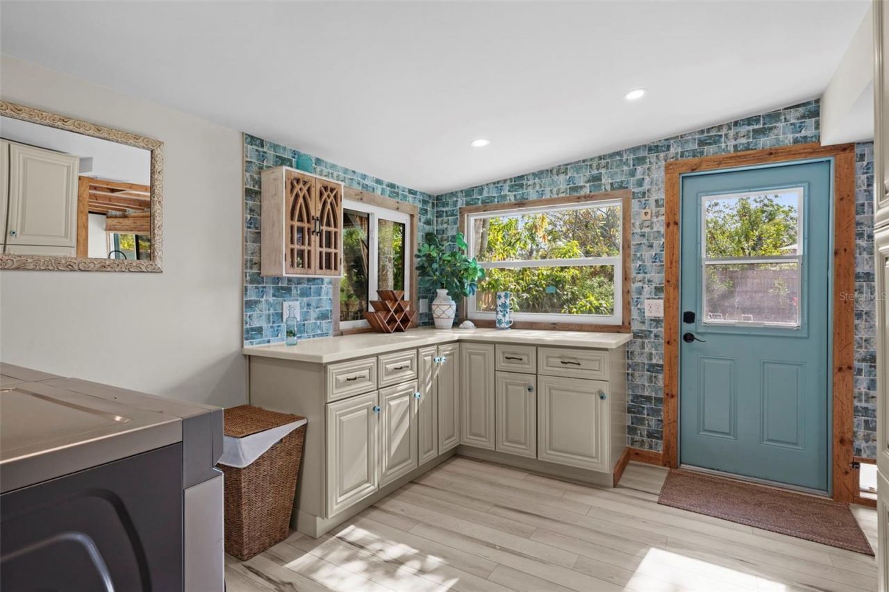 105 Tucker Avenue, Sarasota, FL 34232 Photo