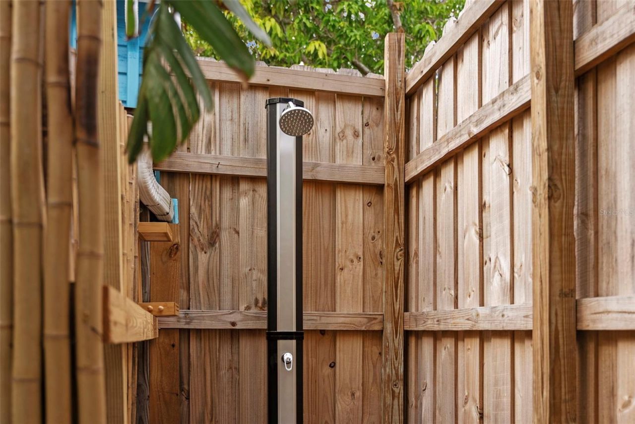 105 Tucker Avenue, Sarasota, FL 34232 Photo