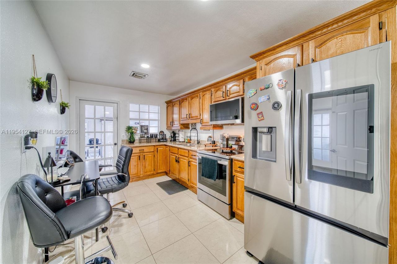 443 Barnett St, West Palm Beach, FL 33405 Photo