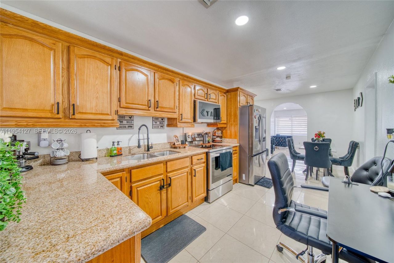 443 Barnett St, West Palm Beach, FL 33405 Photo