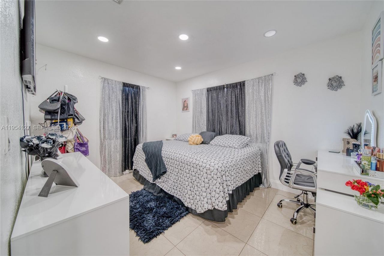 443 Barnett St, West Palm Beach, FL 33405 Photo