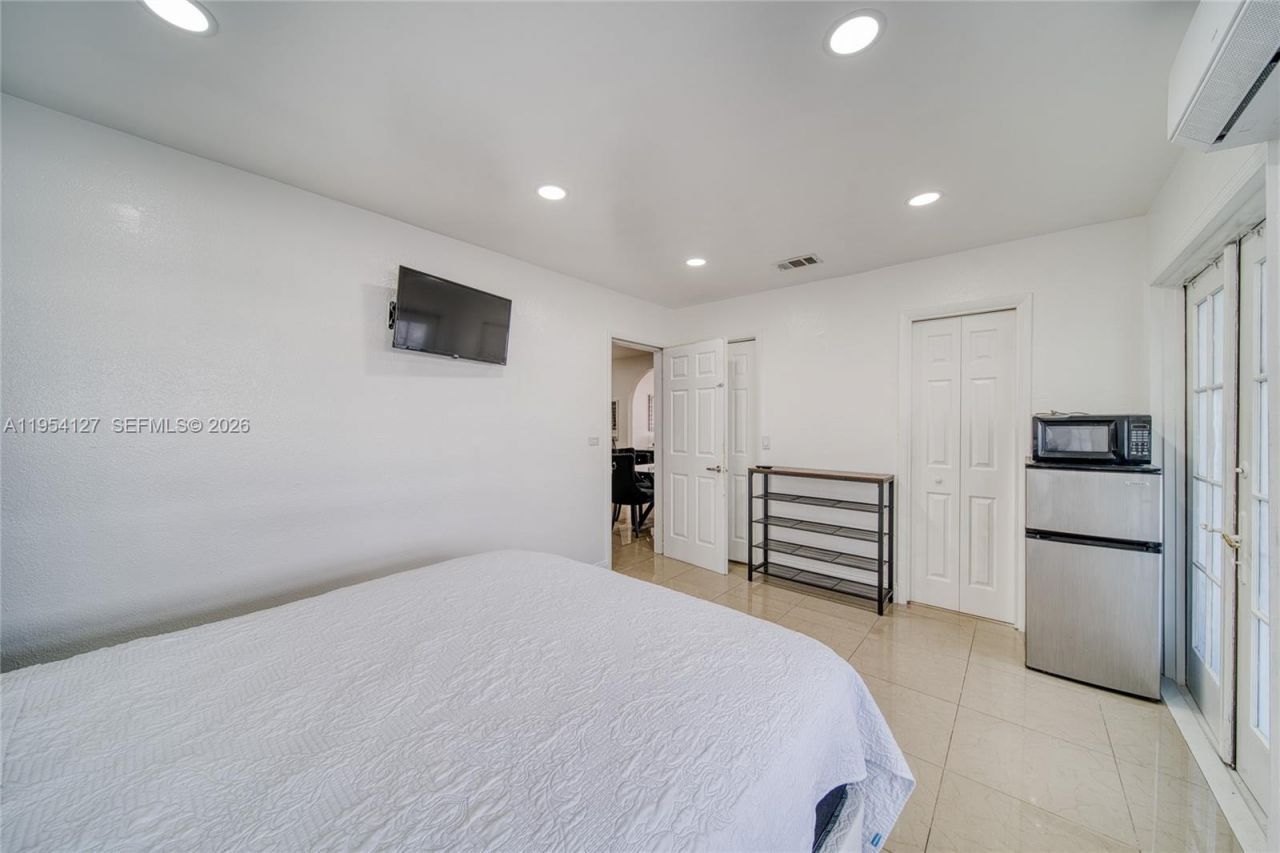 443 Barnett St, West Palm Beach, FL 33405 Photo