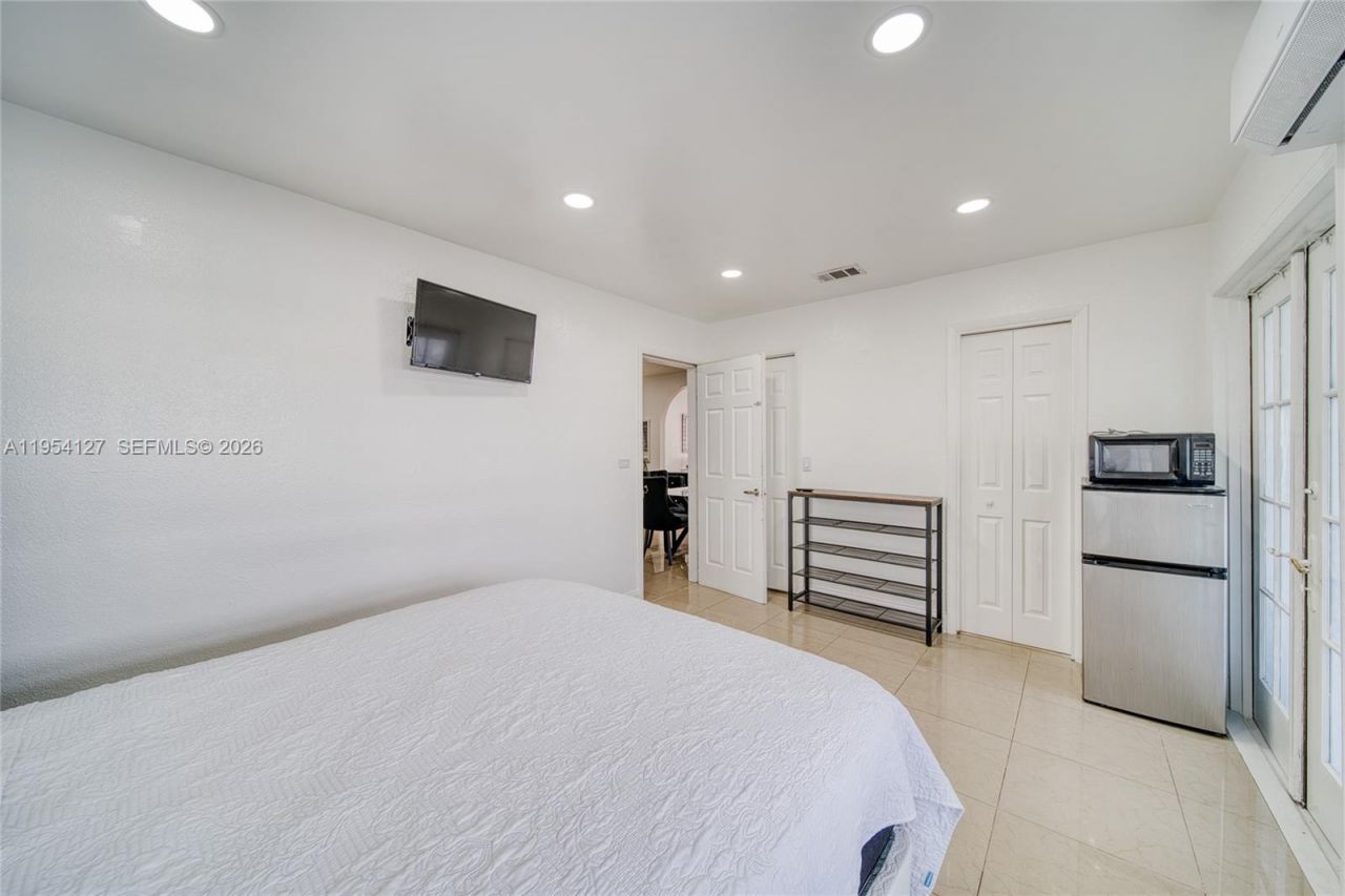 443 Barnett St, West Palm Beach, FL 33405 Photo