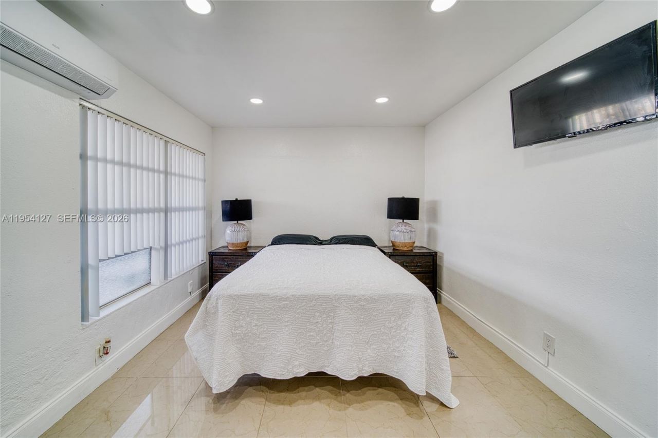 443 Barnett St, West Palm Beach, FL 33405 Photo