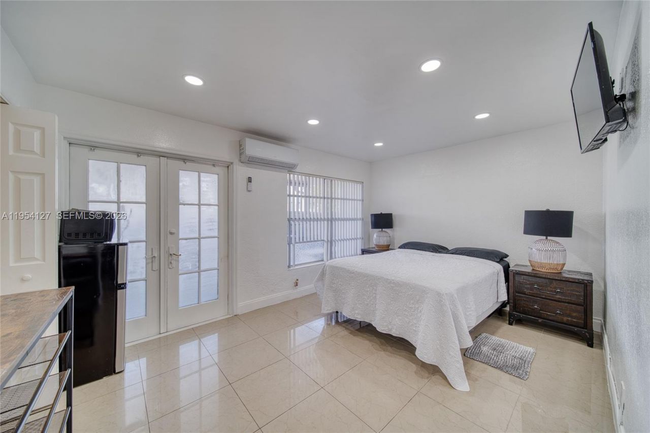 443 Barnett St, West Palm Beach, FL 33405 Photo