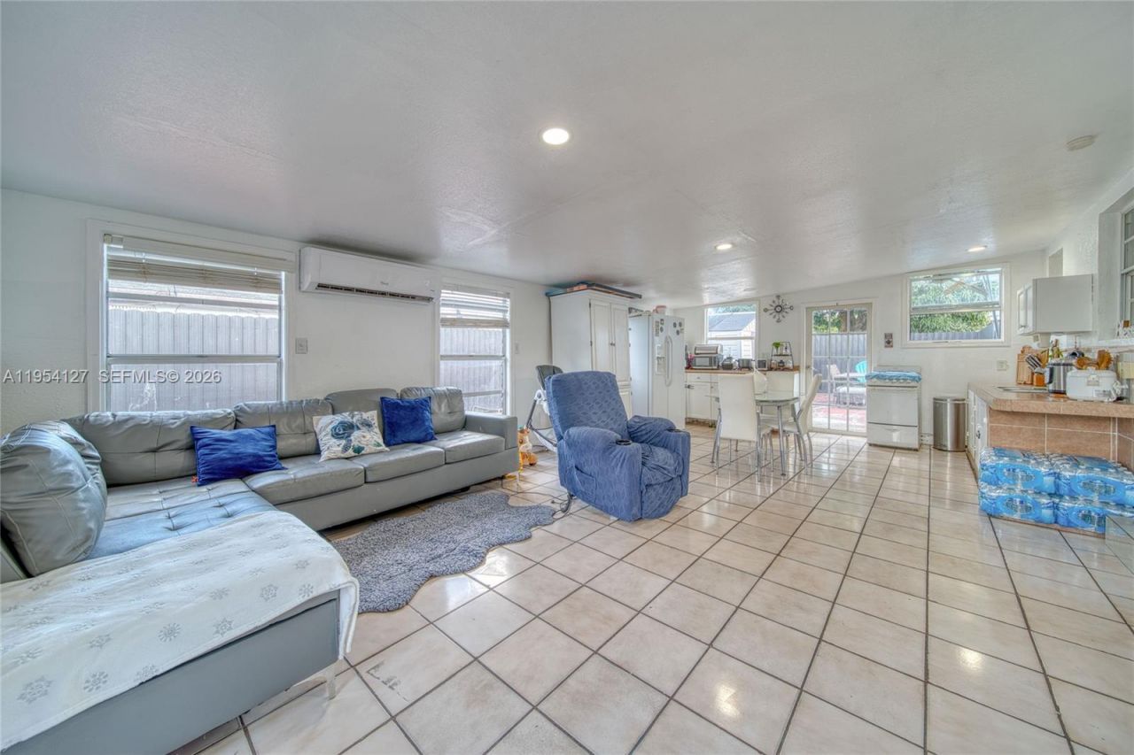 443 Barnett St, West Palm Beach, FL 33405 Photo