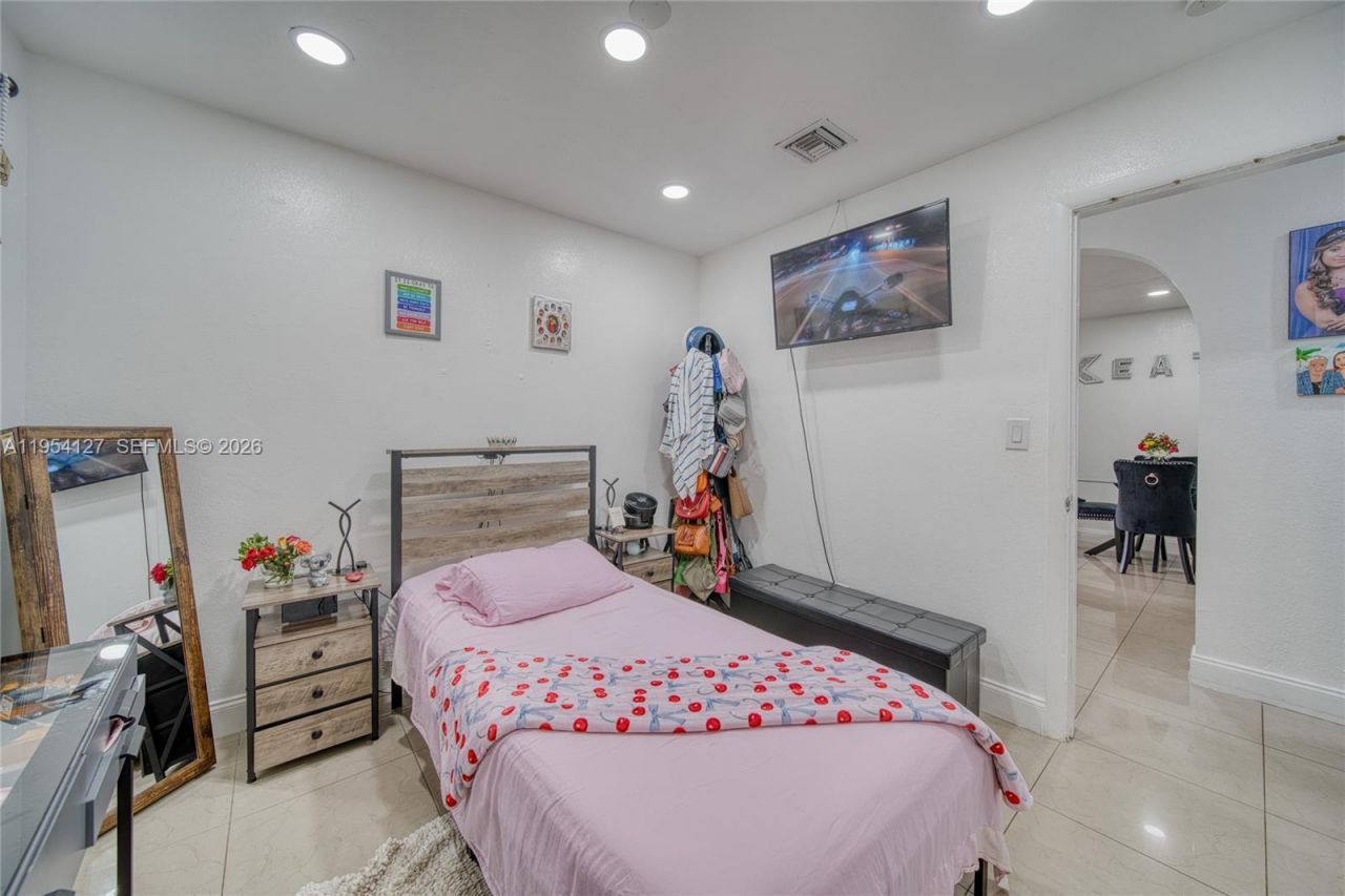 443 Barnett St, West Palm Beach, FL 33405 Photo