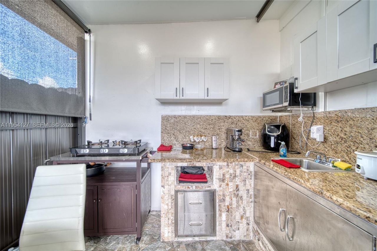 443 Barnett St, West Palm Beach, FL 33405 Photo