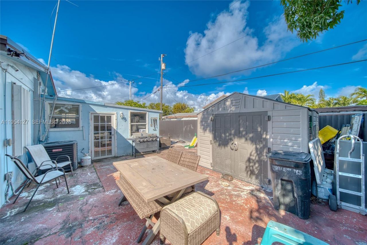 443 Barnett St, West Palm Beach, FL 33405 Photo