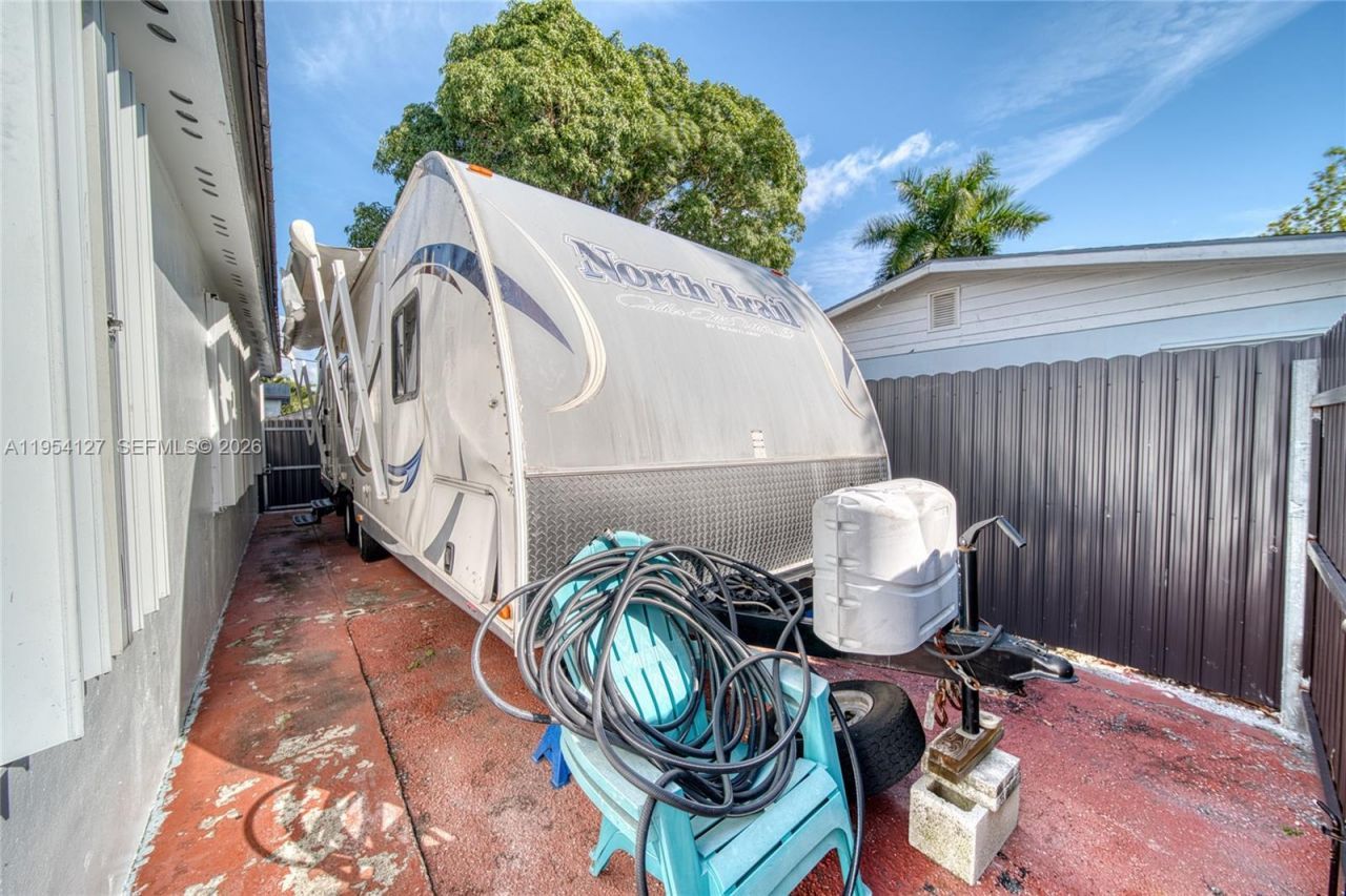 443 Barnett St, West Palm Beach, FL 33405 Photo