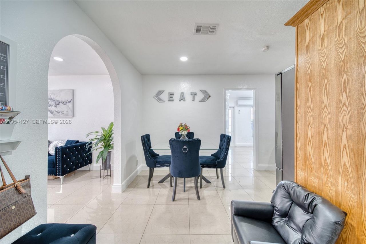 443 Barnett St, West Palm Beach, FL 33405 Photo