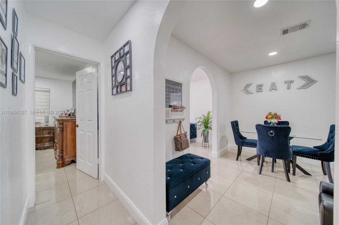 443 Barnett St, West Palm Beach, FL 33405 Photo