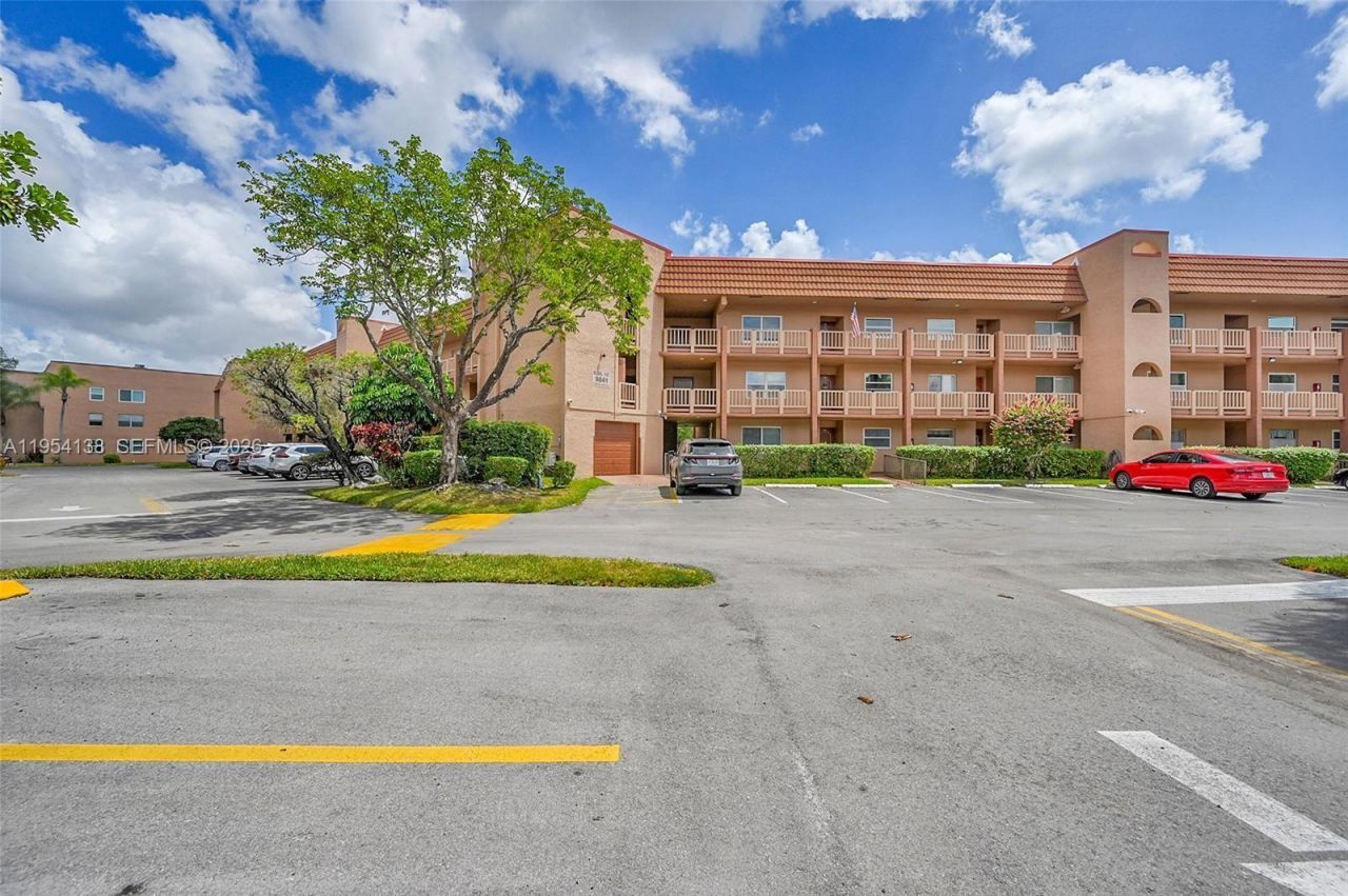 9841 Sunrise Lakes Blvd , Unit 310, Sunrise, FL 33322 Photo