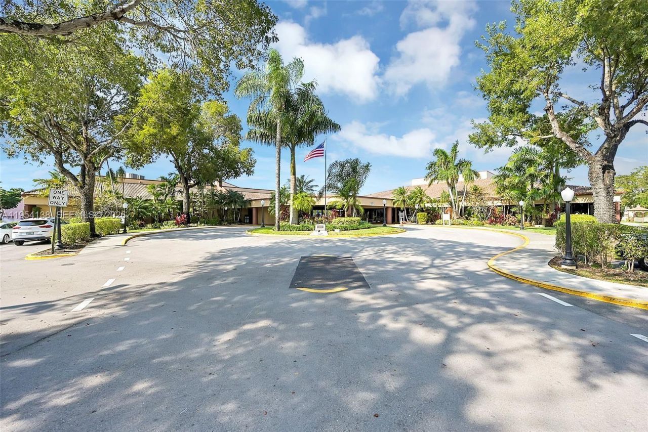 9841 Sunrise Lakes Blvd , Unit 310, Sunrise, FL 33322 Photo