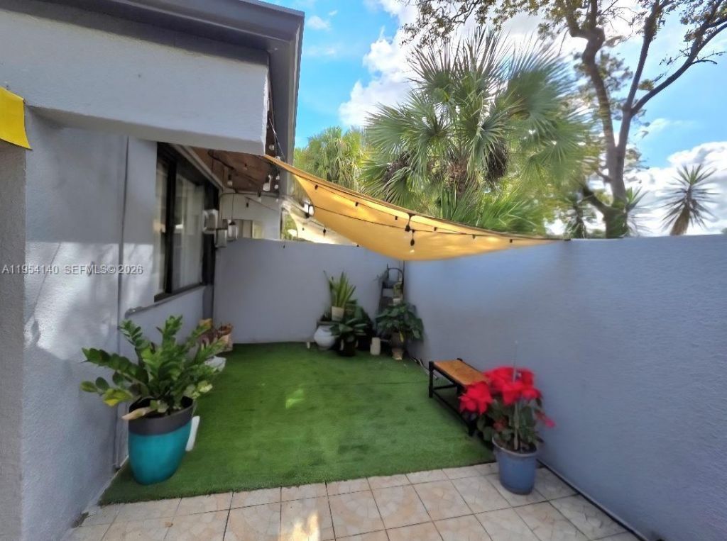 6389 Cotton Tail Rd, Miami Lakes, FL 33014 Photo