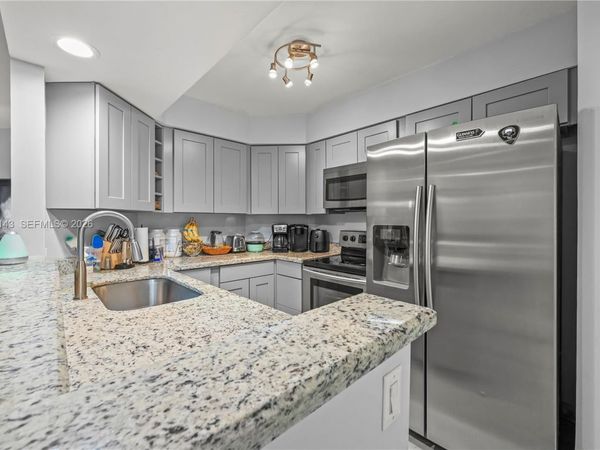 8058 NW 15th Mnr, Unit 8058, Plantation, FL 33322