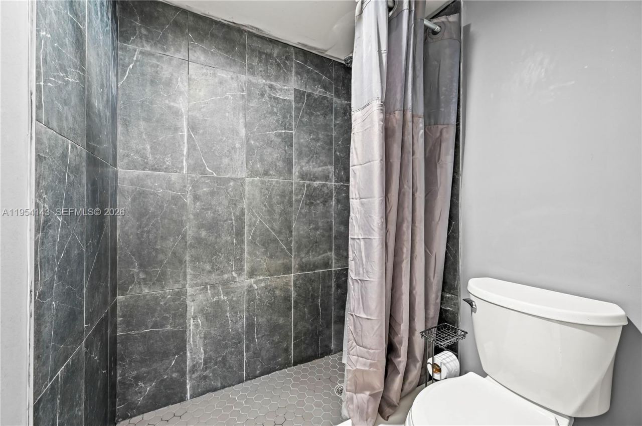 8058 NW 15th Mnr, Unit 8058, Plantation, FL 33322 Photo