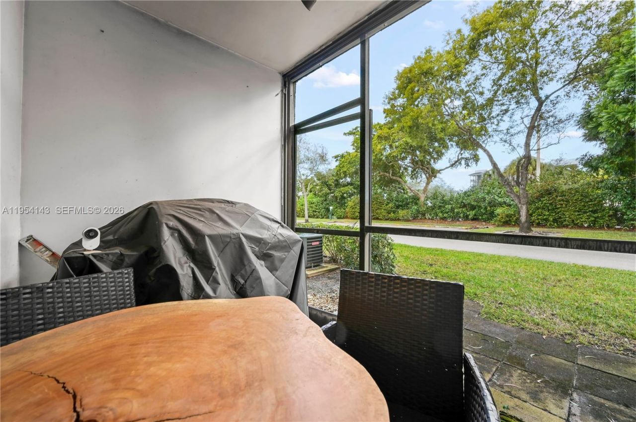 8058 NW 15th Mnr, Unit 8058, Plantation, FL 33322 Photo