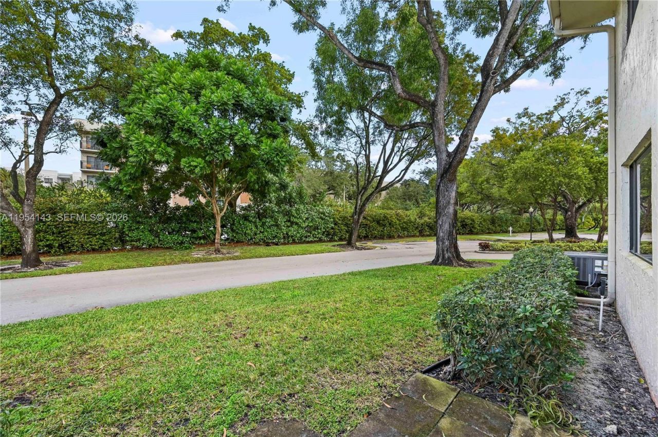 8058 NW 15th Mnr, Unit 8058, Plantation, FL 33322 Photo