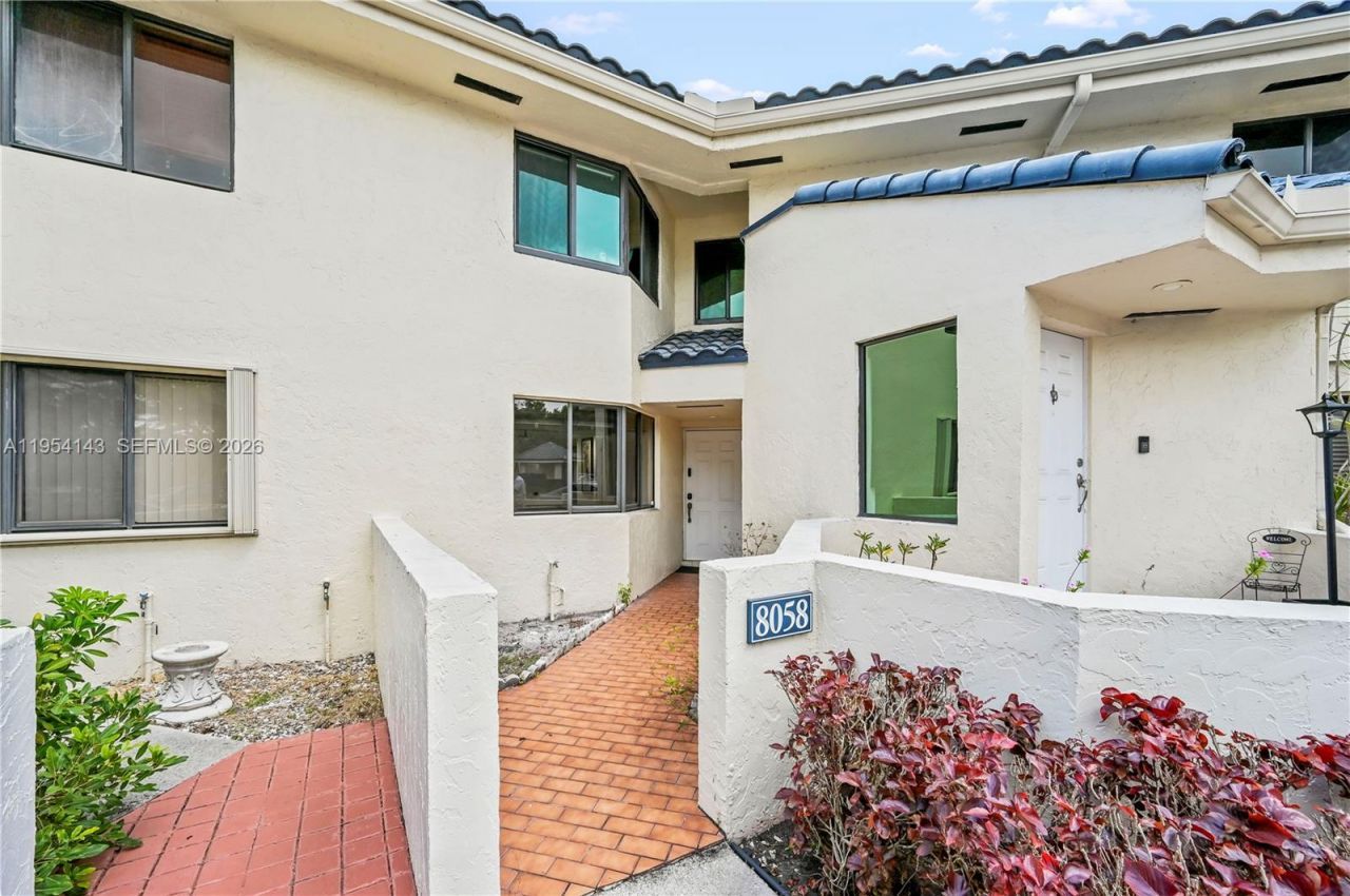 8058 NW 15th Mnr, Unit 8058, Plantation, FL 33322 Photo