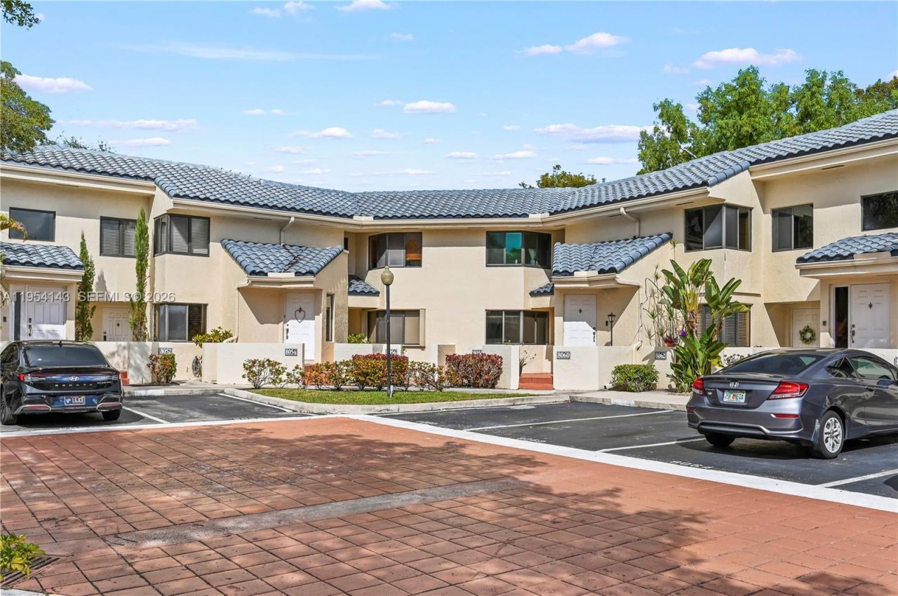 8058 NW 15th Mnr, Unit 8058, Plantation, FL 33322 Photo