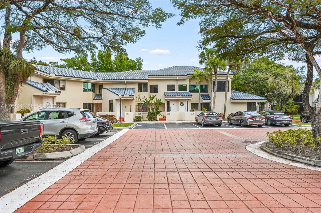 8058 NW 15th Mnr, Unit 8058, Plantation, FL 33322 Photo