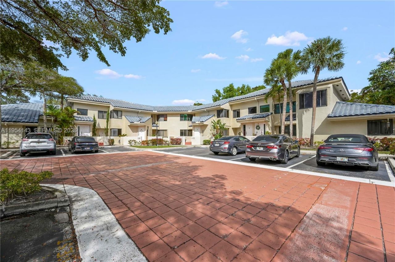8058 NW 15th Mnr, Unit 8058, Plantation, FL 33322 Photo