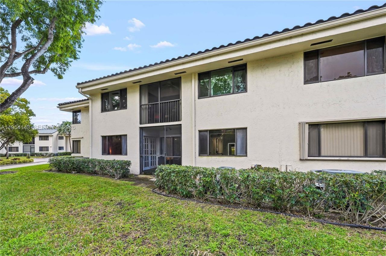 8058 NW 15th Mnr, Unit 8058, Plantation, FL 33322 Photo