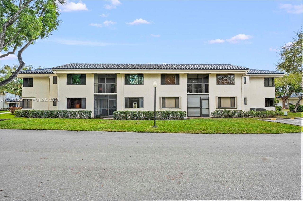 8058 NW 15th Mnr, Unit 8058, Plantation, FL 33322 Photo