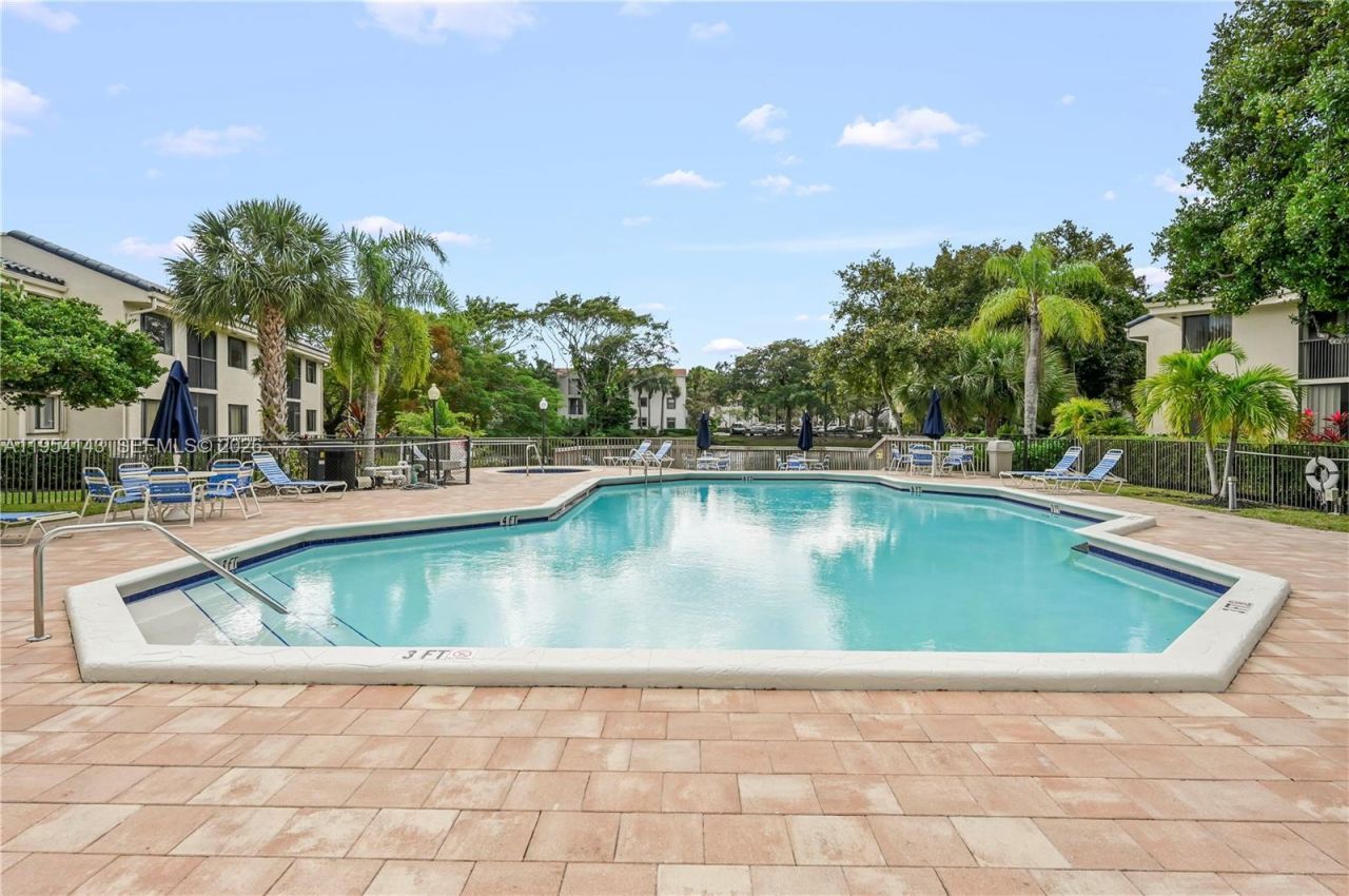 8058 NW 15th Mnr, Unit 8058, Plantation, FL 33322 Photo