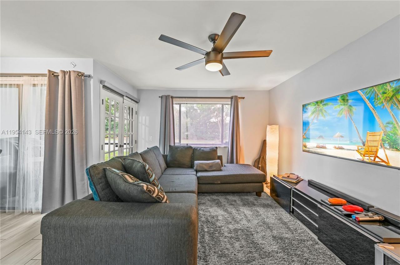 8058 NW 15th Mnr, Unit 8058, Plantation, FL 33322 Photo