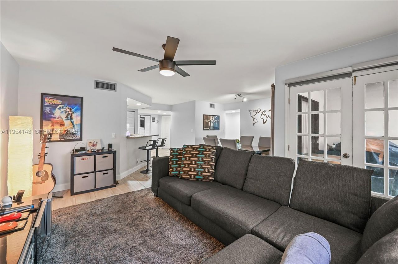 8058 NW 15th Mnr, Unit 8058, Plantation, FL 33322 Photo