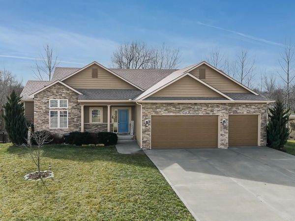 640 Shady Bend Drive, Tonganoxie, KS 66086