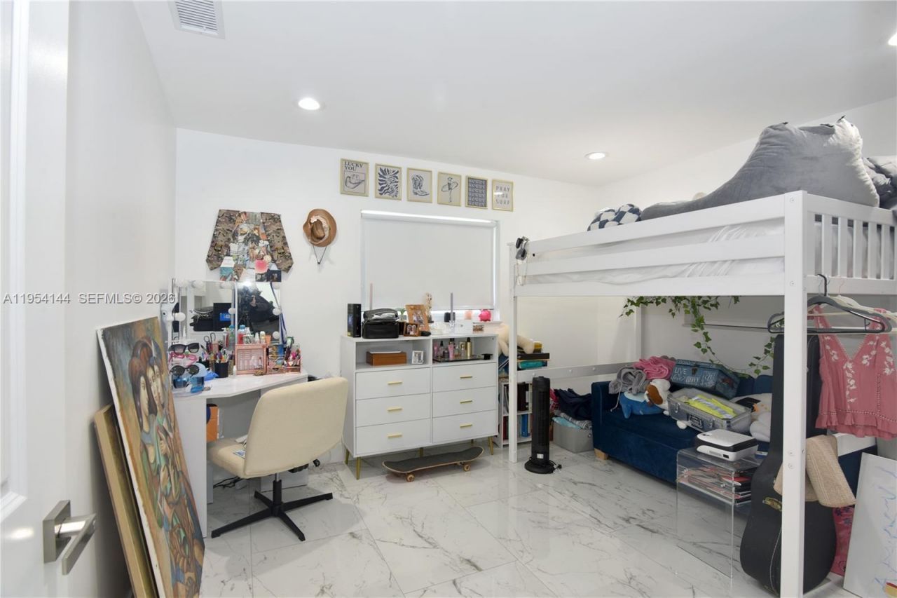 19651 SW 168th St , Miami, FL 33187 Photo