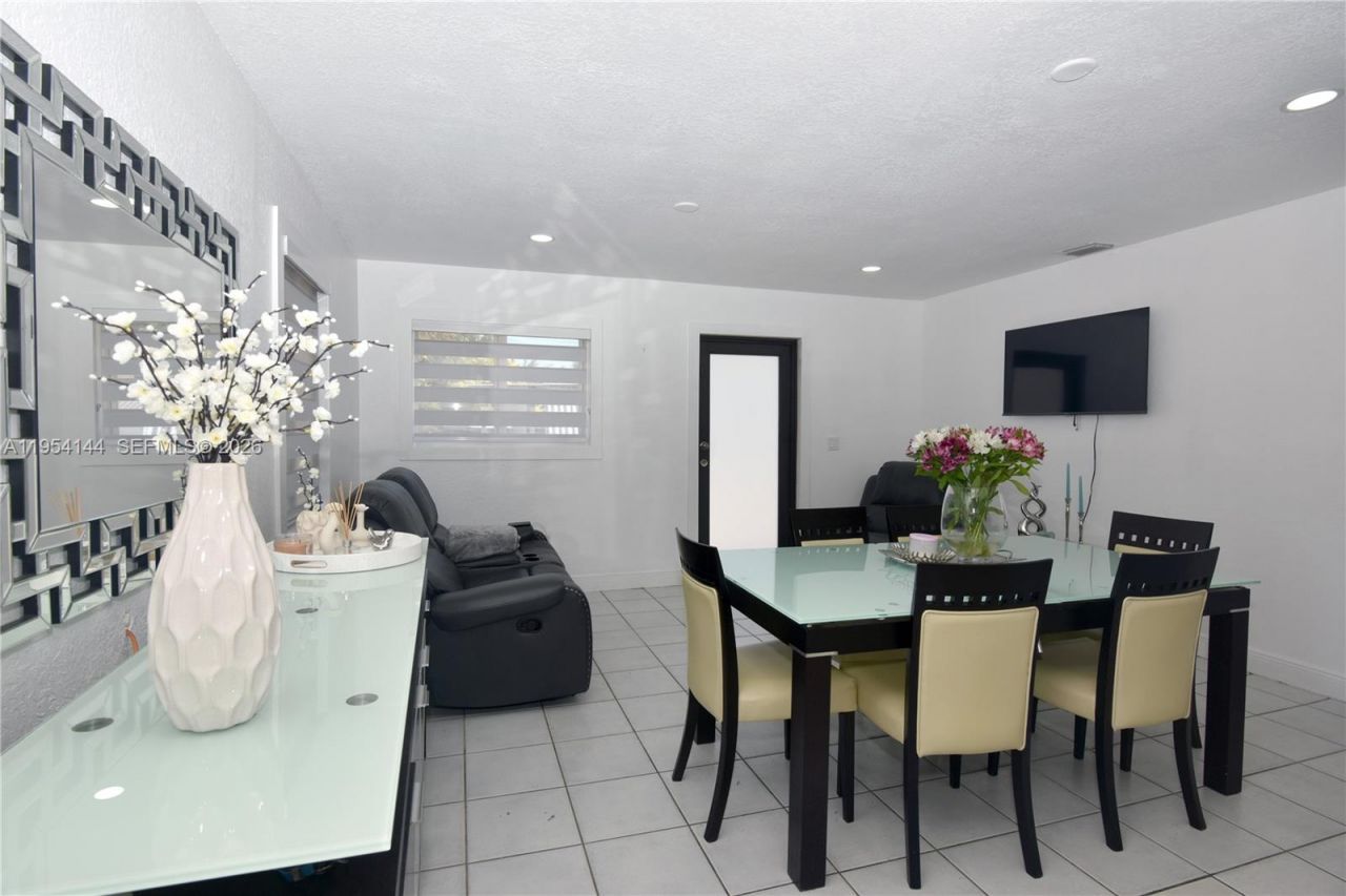 19651 SW 168th St , Miami, FL 33187 Photo