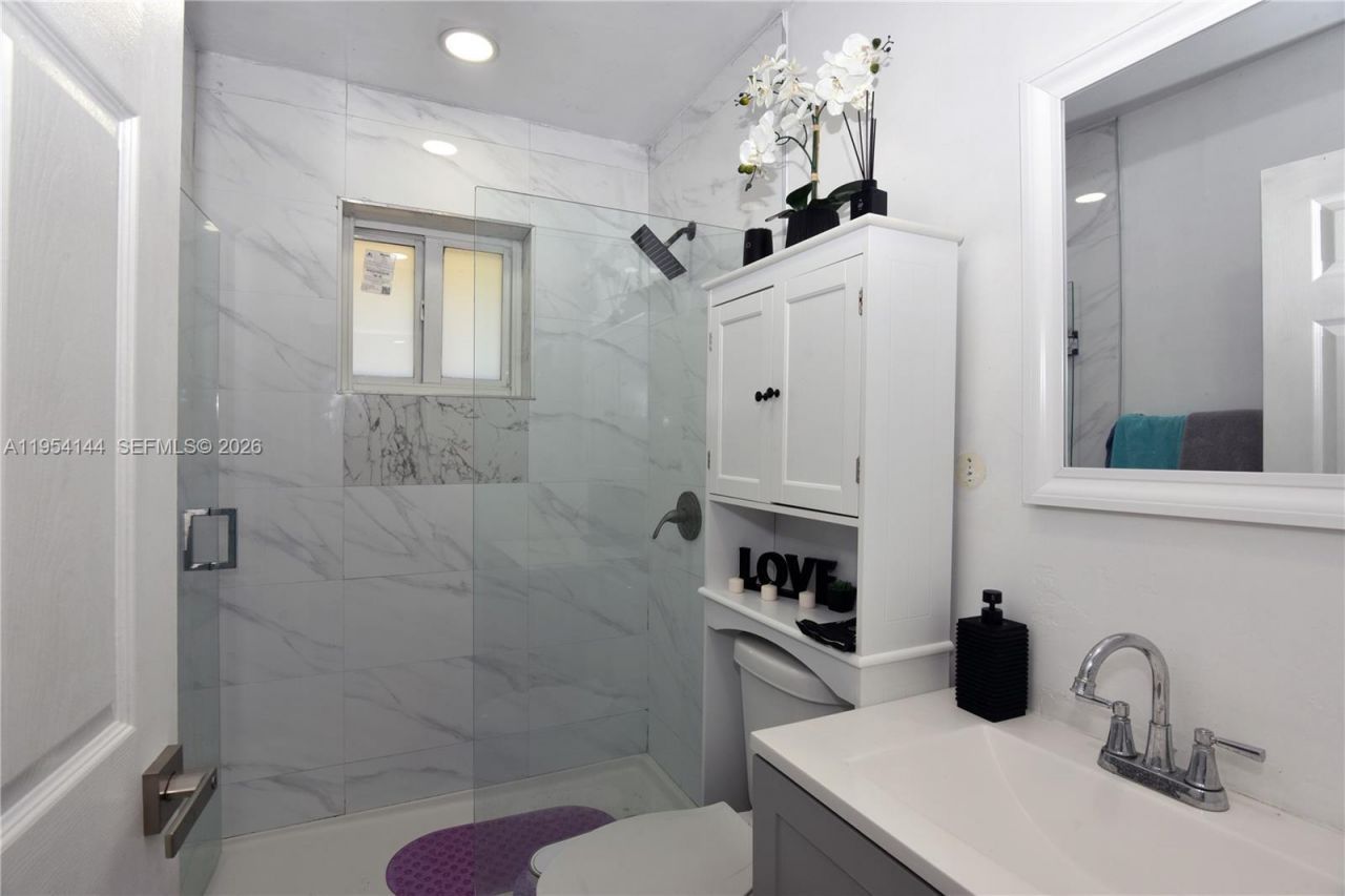 19651 SW 168th St , Miami, FL 33187 Photo