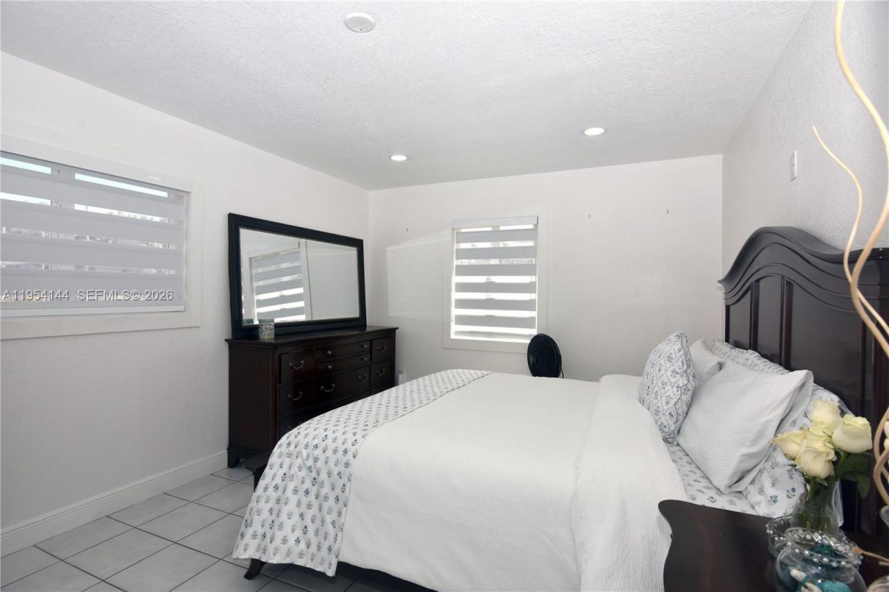 19651 SW 168th St , Miami, FL 33187 Photo