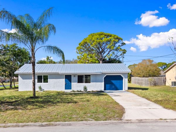 2075 7th Court SW, Vero Beach, FL 32962