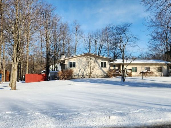 2071 Stonehedge Drive, Ontario, NY 14519