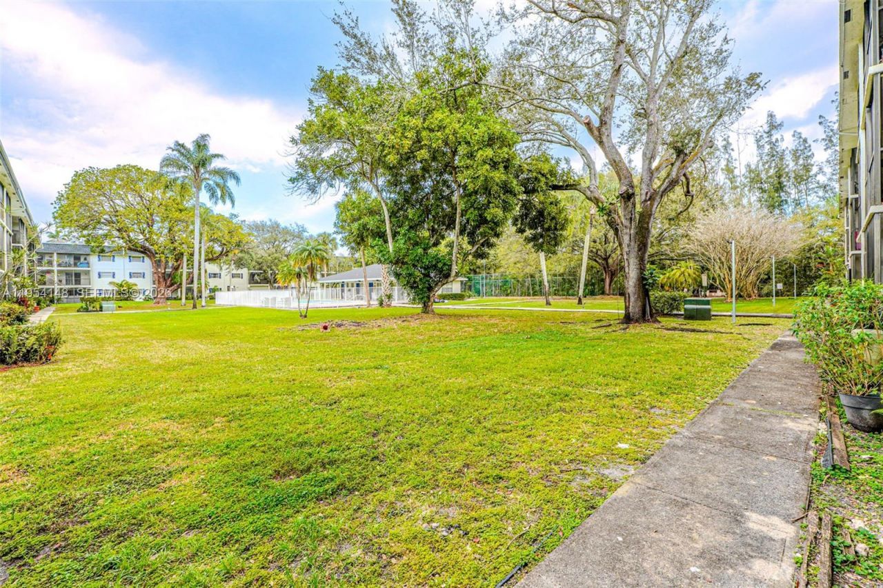 5100 SW 64th Ave, Unit 106, Davie, FL 33314 Photo