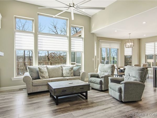 78 Bella Terra Court, Sunrise Beach, MO 65079