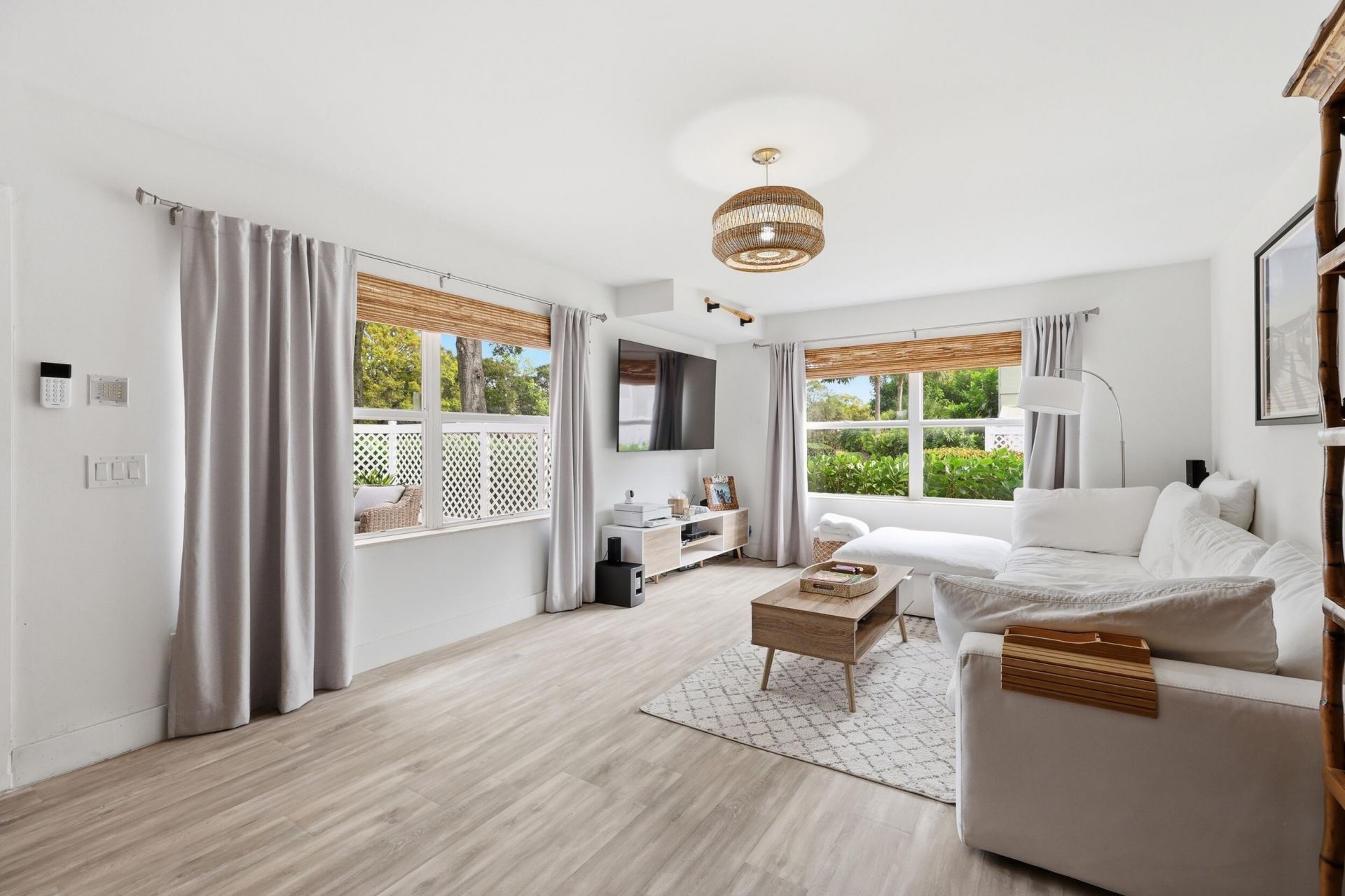 1934 Stratford Way, West Palm Beach, FL 33409 Photo