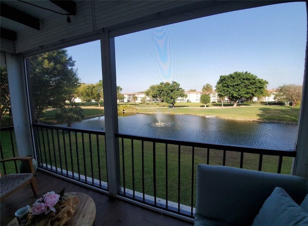 8930 S Hollybrook Boulevard, Unit 204, Pembroke Pines, FL 33025 Photo